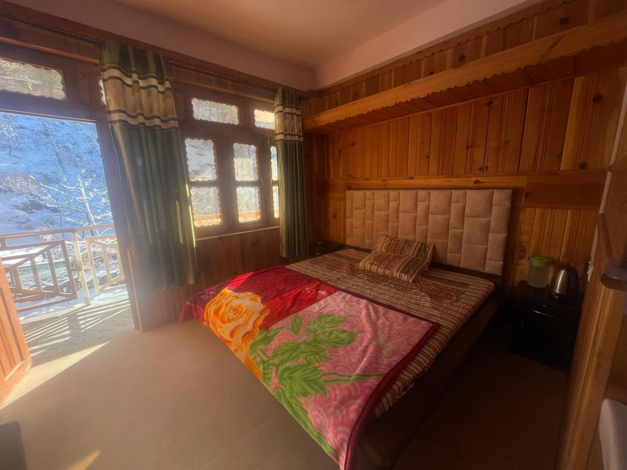 Hotel Sss The Chanshal Retreat Khashdhar Exterior photo